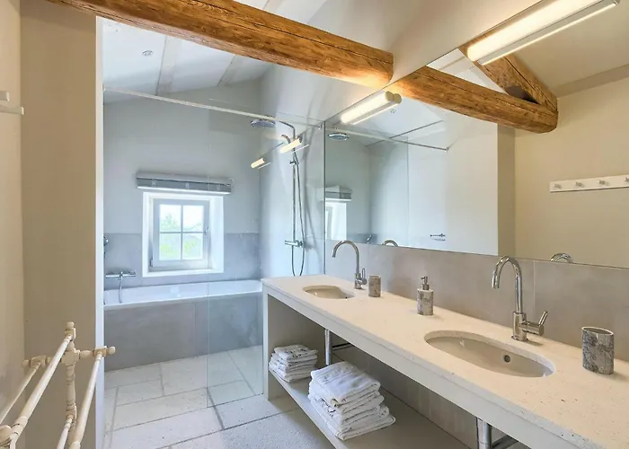 Charlotta Vikendica *